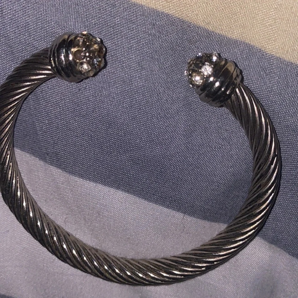 Fashion silver hinge cuff bracelet with rhinestone - Picture 5 of 9